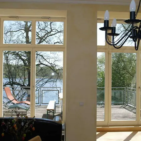 Luxus Am See Apartman *